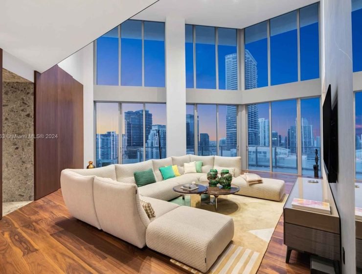 Condo at 1300 Brickell Bay Dr #4401, Miami, FL 33131