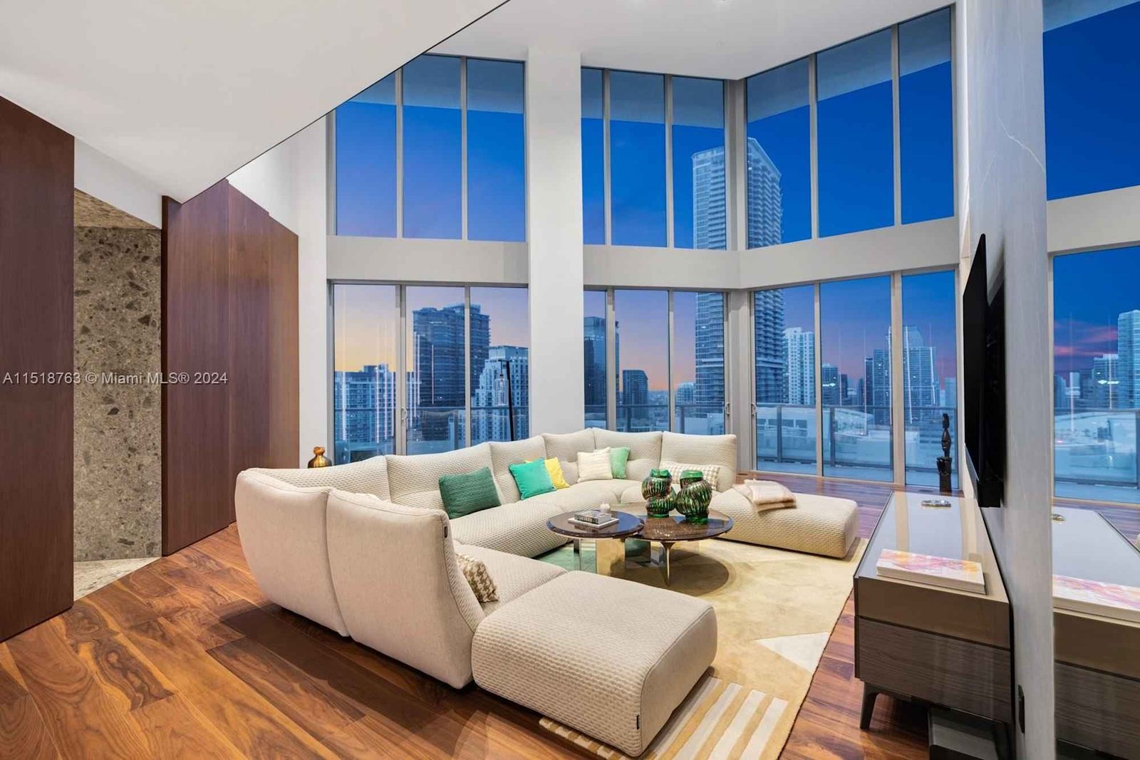 Condo at 1300 Brickell Bay Dr #4401, Miami, FL 33131