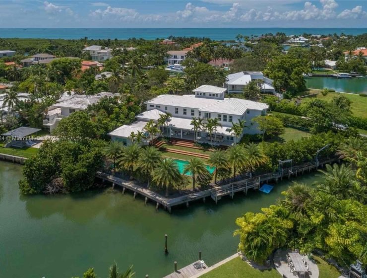 House at 925 Mariner Dr, Key Biscayne, FL 33149