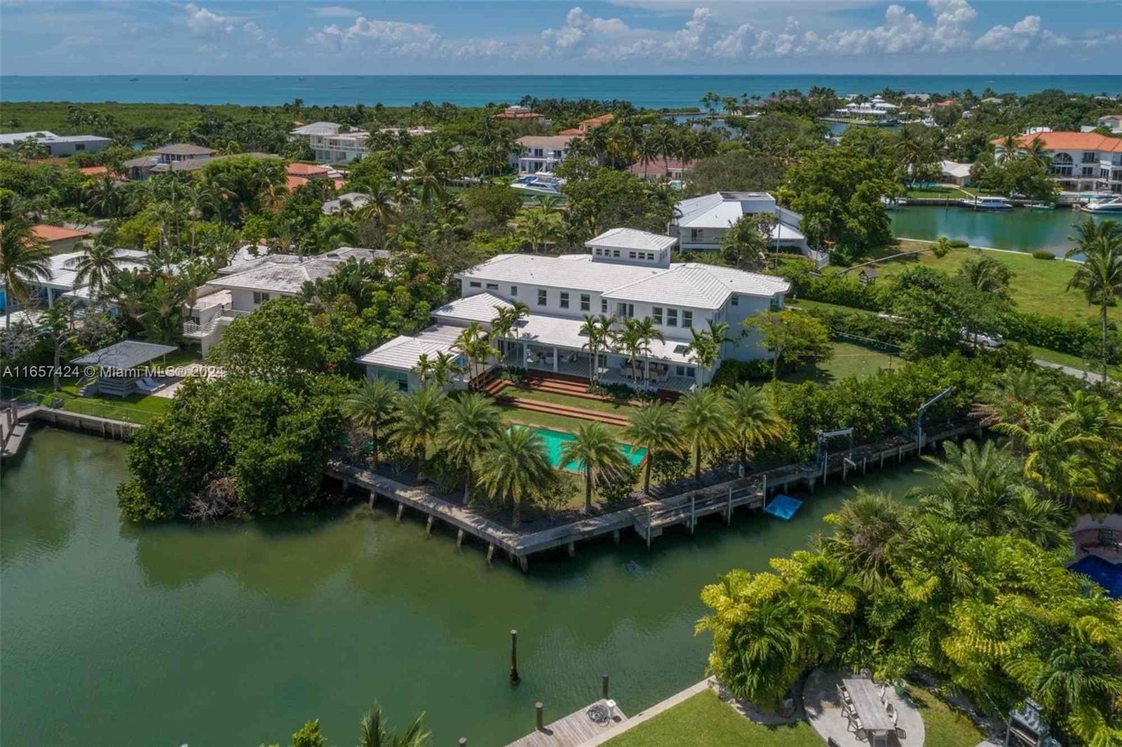 House at 925 Mariner Dr, Key Biscayne, FL 33149