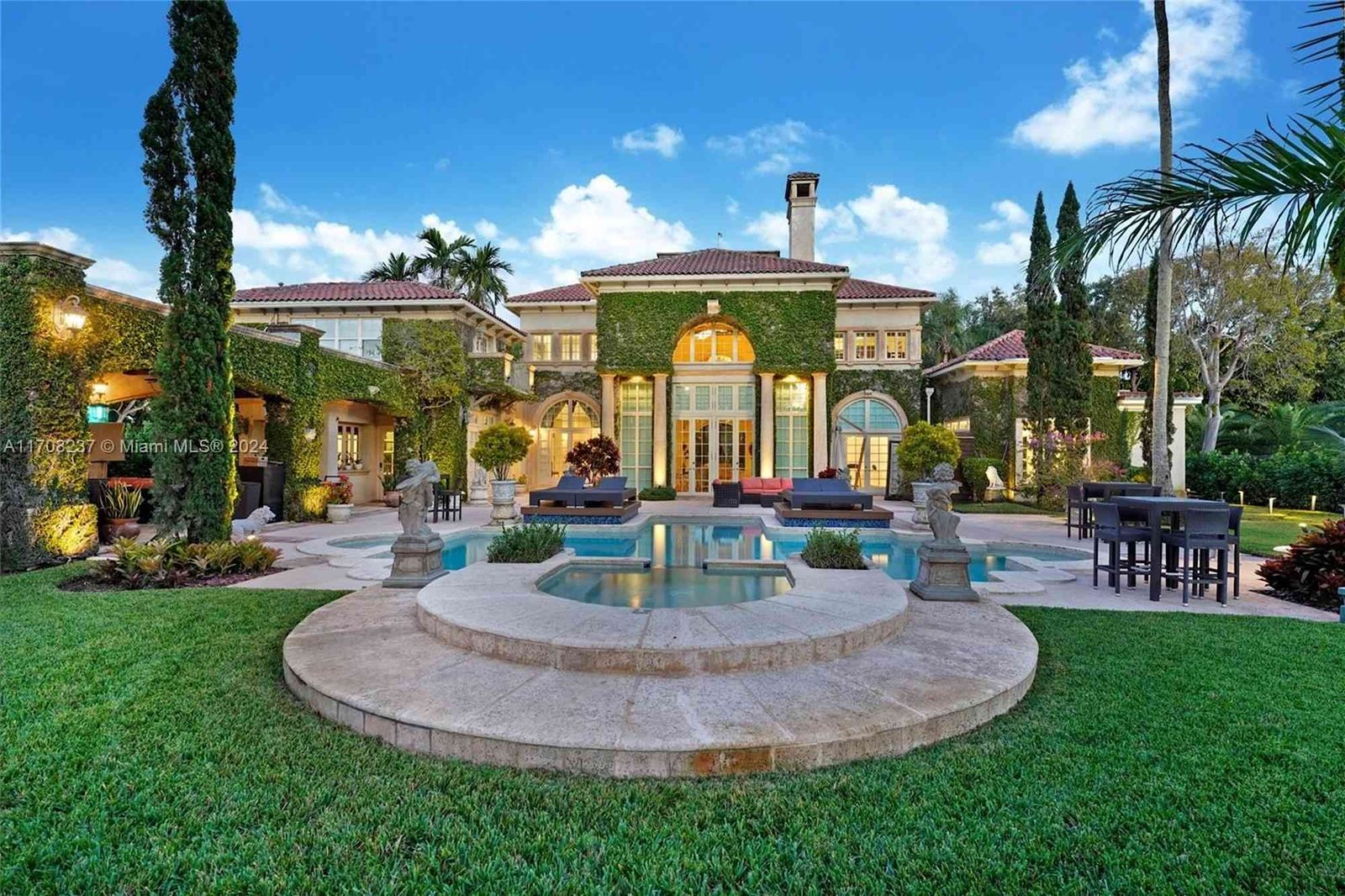 House at 9298 SW 57th Ave, Miami, FL 33156