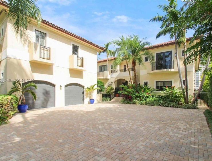 House at 5655 Pine Tree Dr, Miami Beach, FL 33140