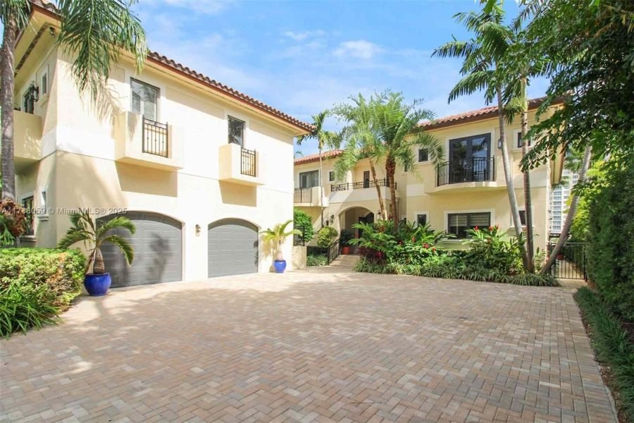 House at 5655 Pine Tree Dr, Miami Beach, FL 33140