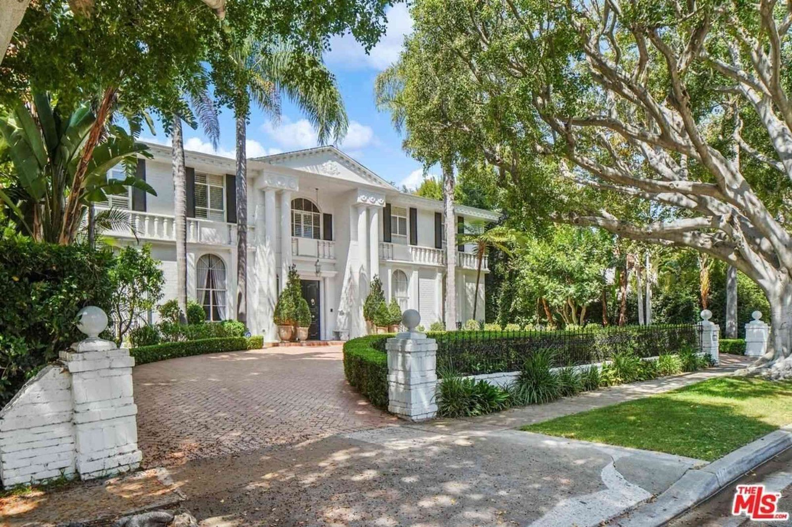 House at 717 N Rodeo Dr, Beverly Hills, CA 90210