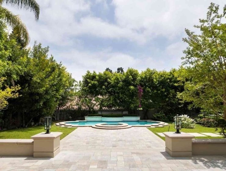 House at 620 N Hillcrest Rd, Beverly Hills, CA 90210