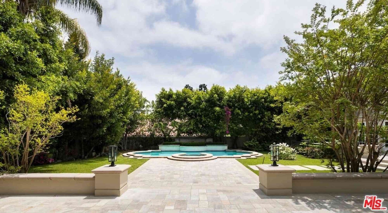 House at 620 N Hillcrest Rd, Beverly Hills, CA 90210