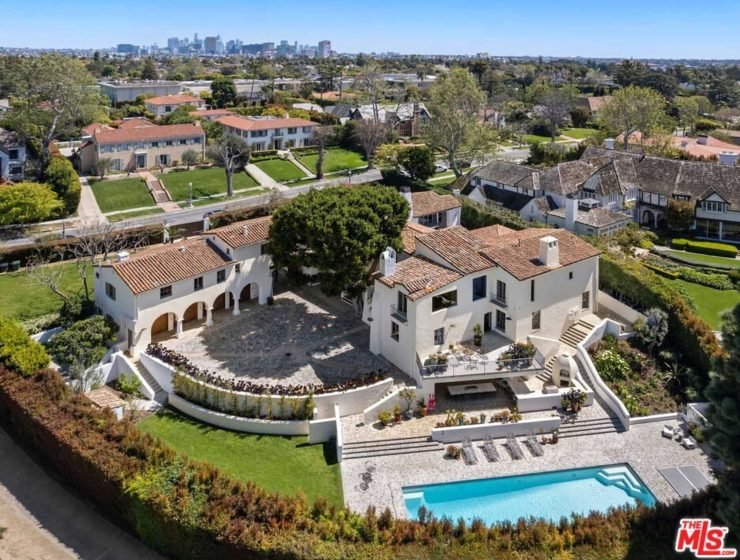 House at 211 S Muirfield Rd, Los Angeles, CA 90004
