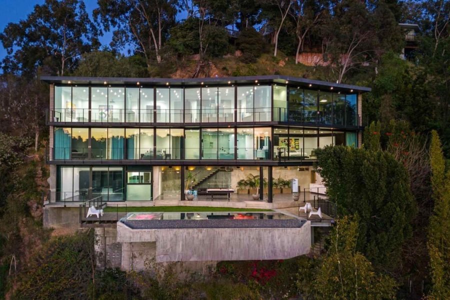 House at 2649 La Cuesta Dr, Los Angeles, CA 90046
