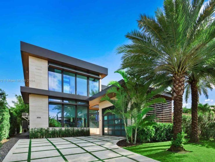 House at 2051 N Bay Rd, Miami Beach, FL 33140