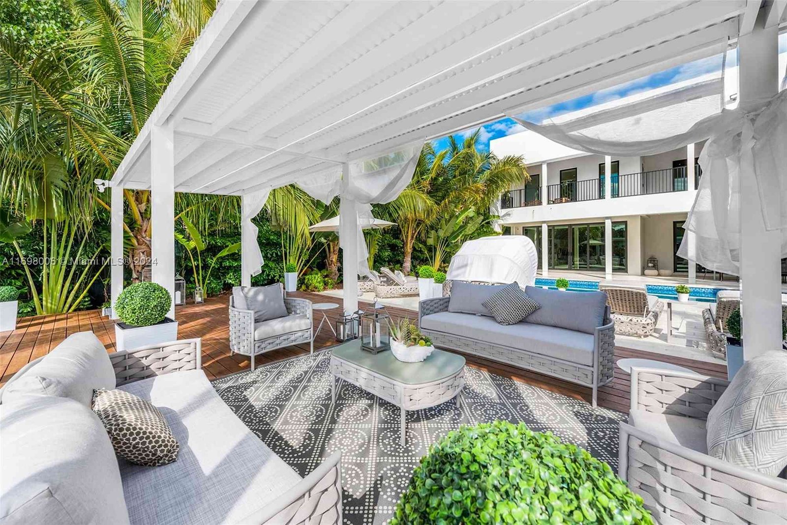 House at 3734 Chase Ave, Miami Beach, FL 33140