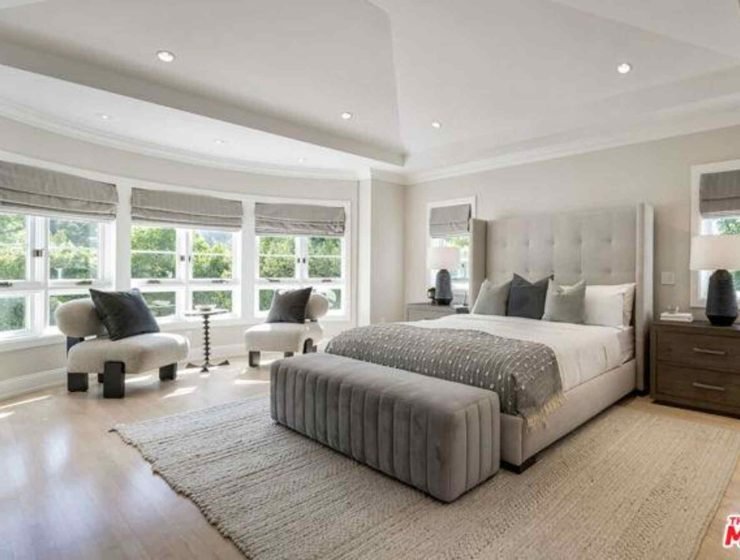 House at 801 Sierra Dr, Beverly Hills, CA 90210