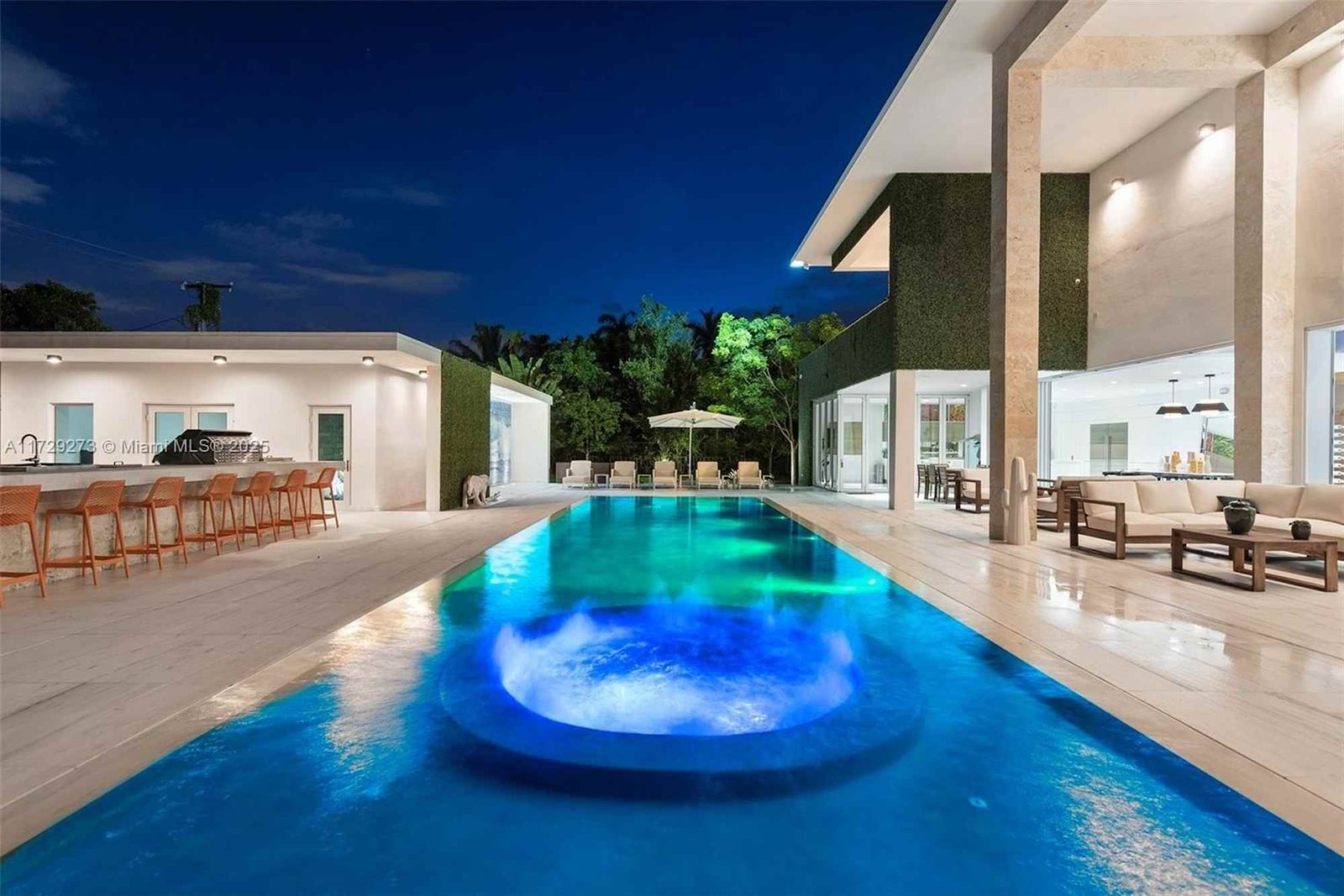 House at 7450 SW 102nd St, Miami, FL 33156