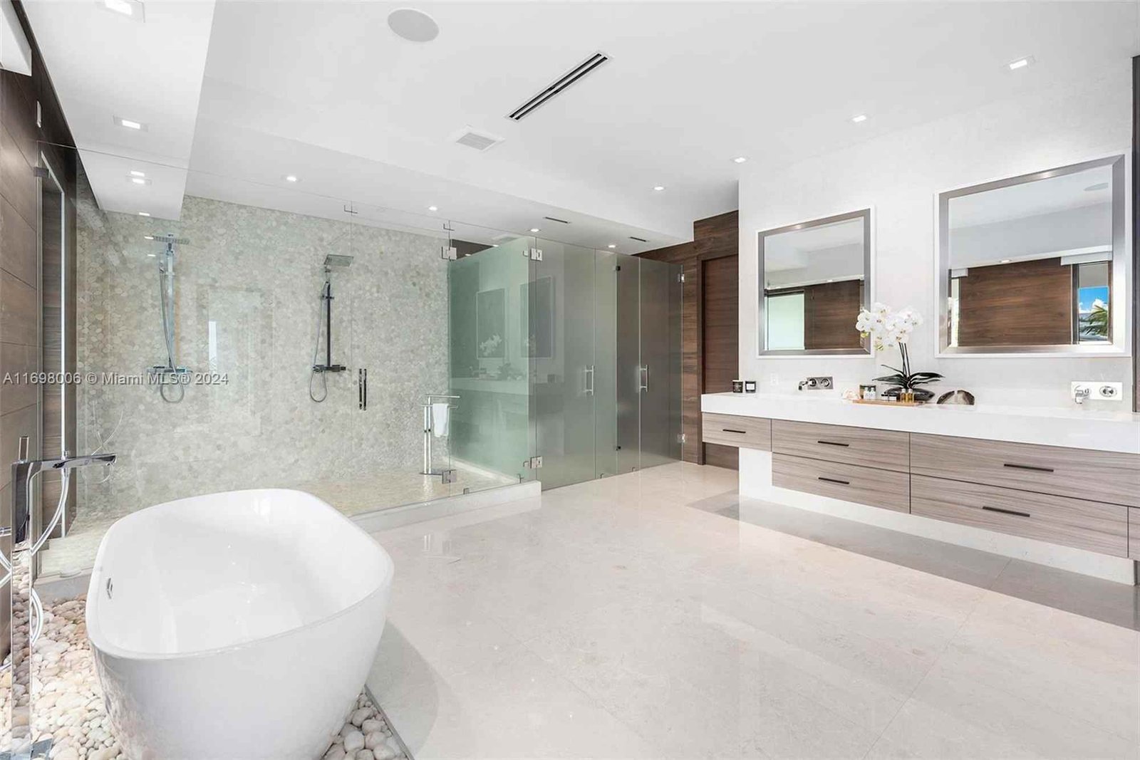 House at 3734 Chase Ave, Miami Beach, FL 33140