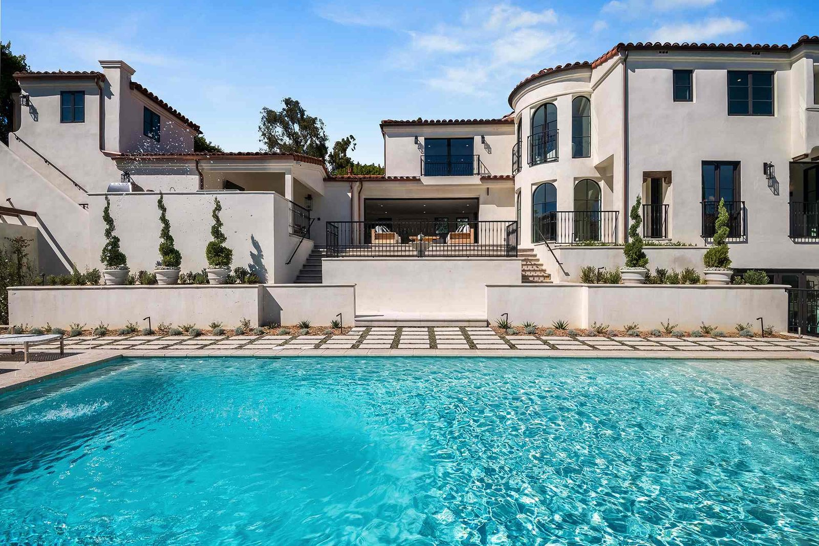 House at 1121 Tower Rd, Beverly Hills, CA 90210