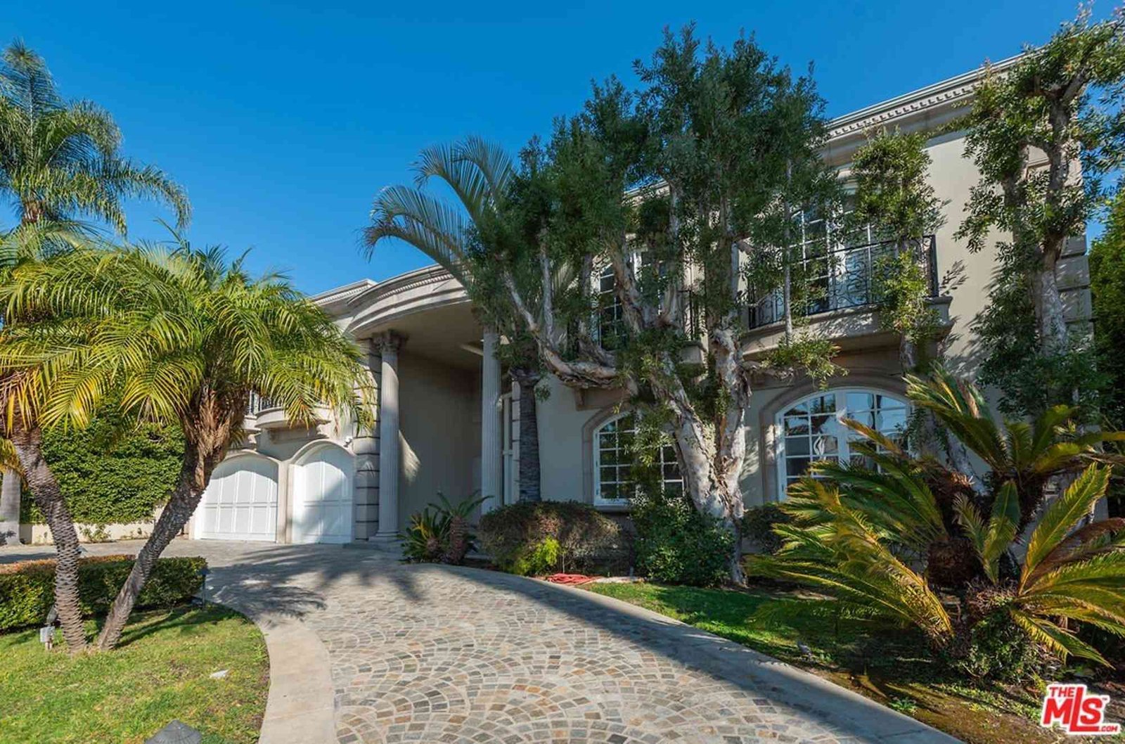 House at 620 N Hillcrest Rd, Beverly Hills, CA 90210