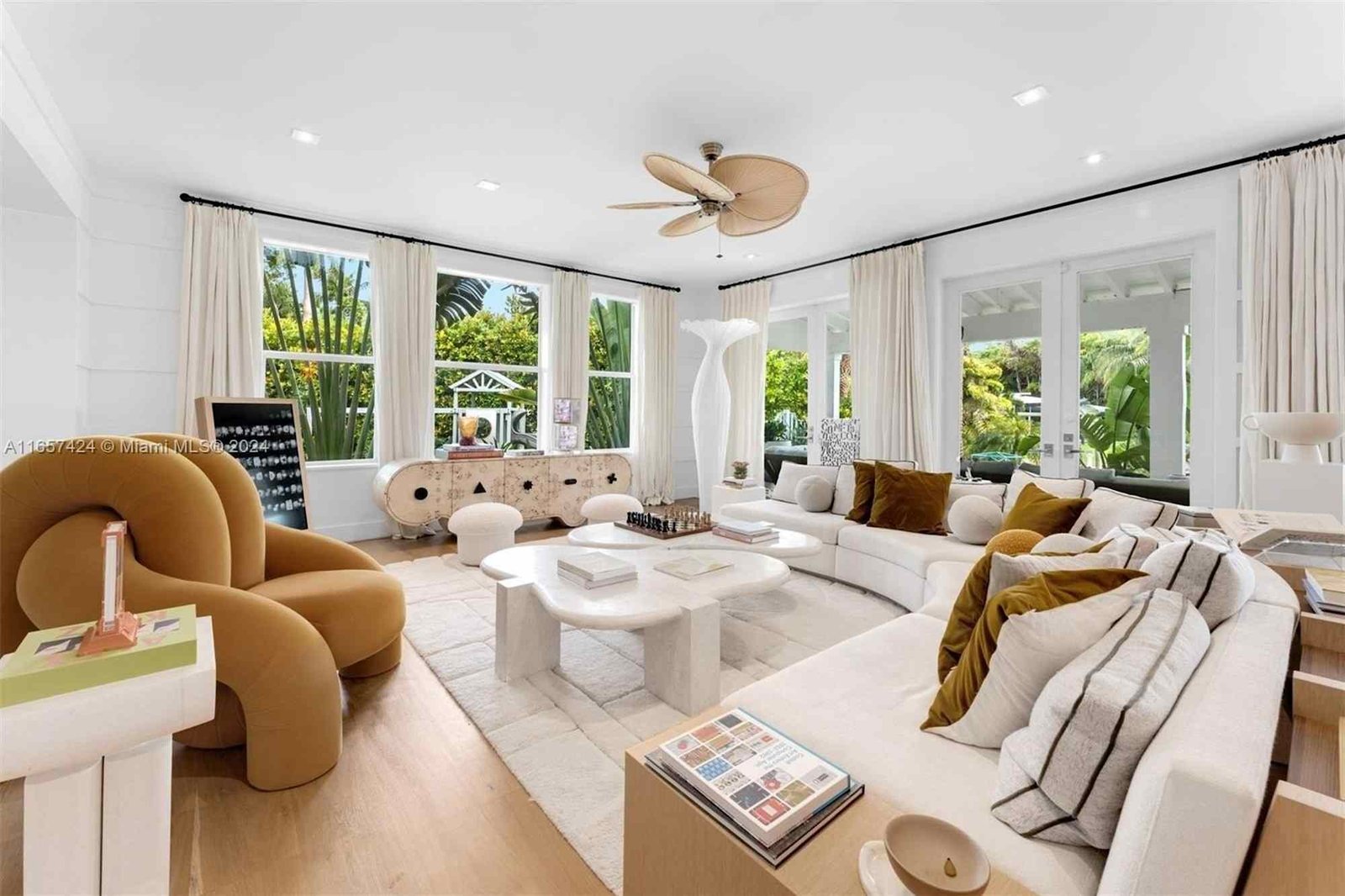House at 925 Mariner Dr, Key Biscayne, FL 33149