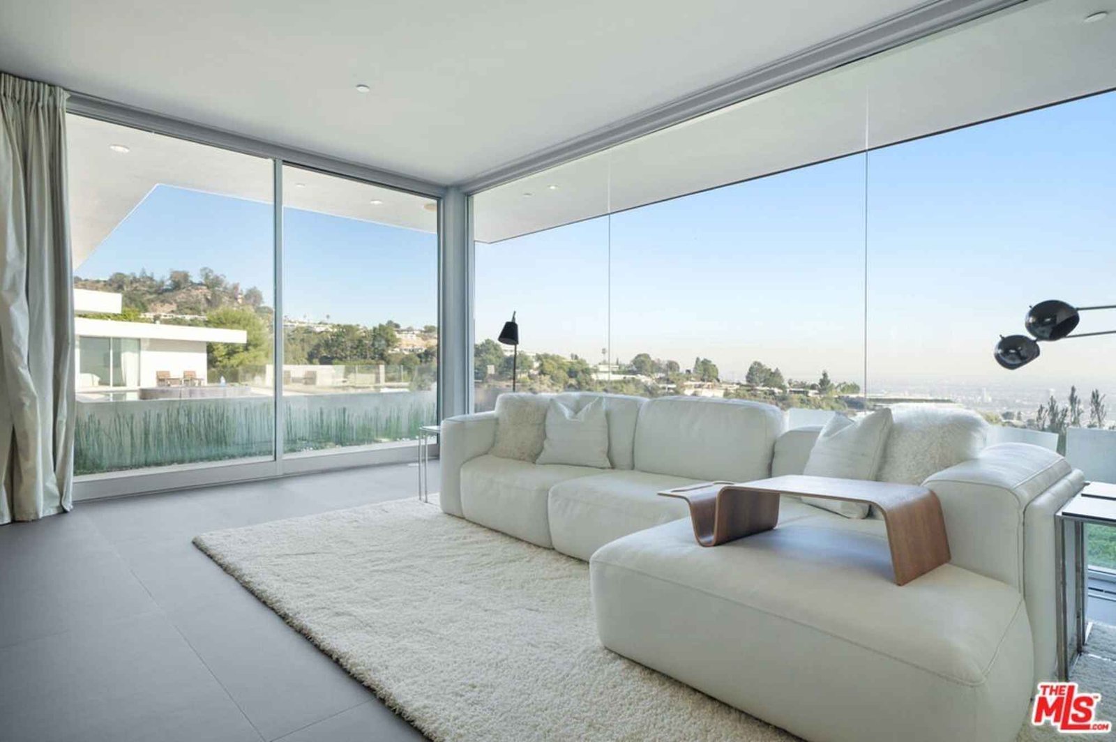 House at 1610 Carla Ridge, Beverly Hills, CA 90210