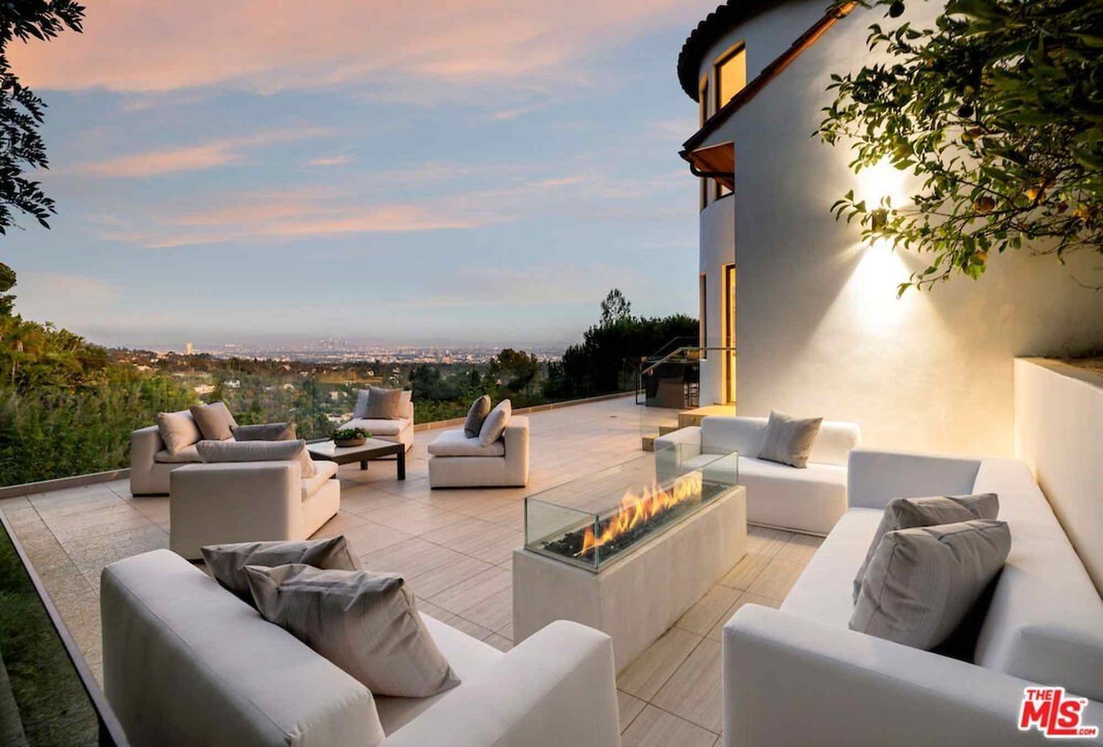House at 1280 Angelo Dr, Beverly Hills, CA 90210