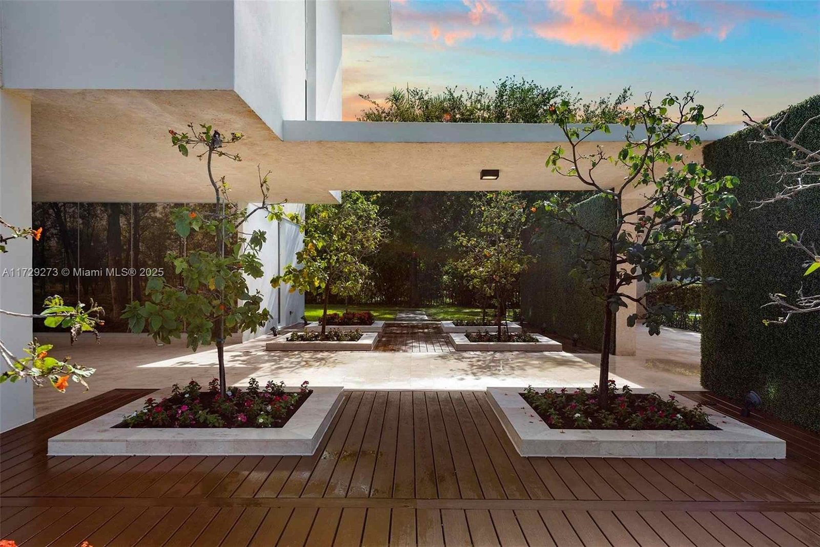 House at 7450 SW 102nd St, Miami, FL 33156