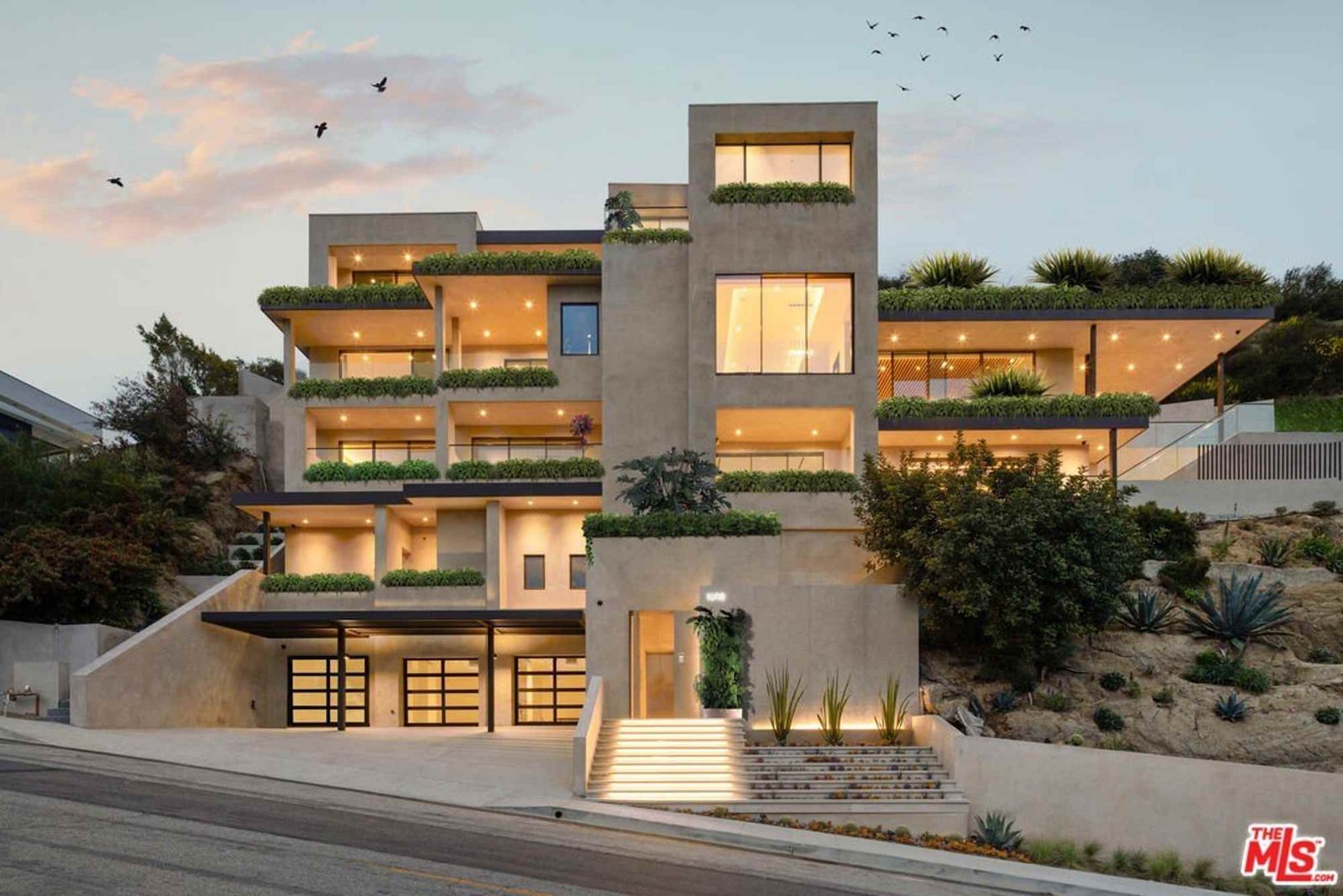 House at 1690 N Doheny Dr, Los Angeles, CA 90069
