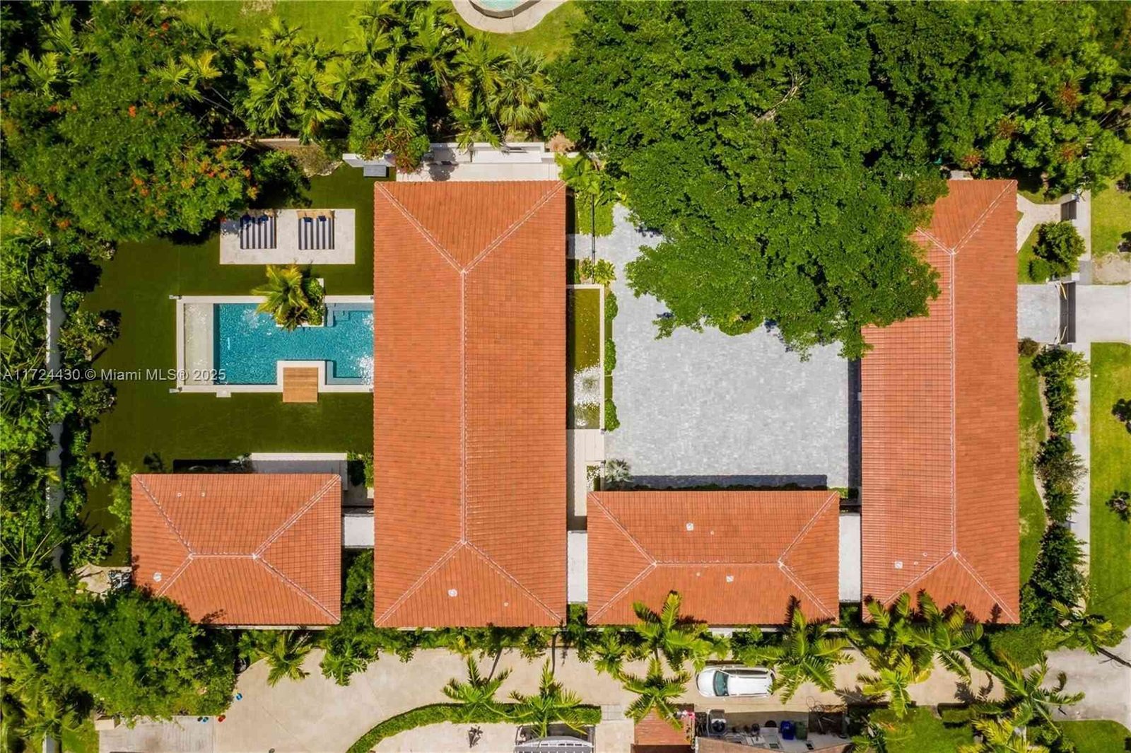 House at 864 NE 84th St, Miami, FL 33138