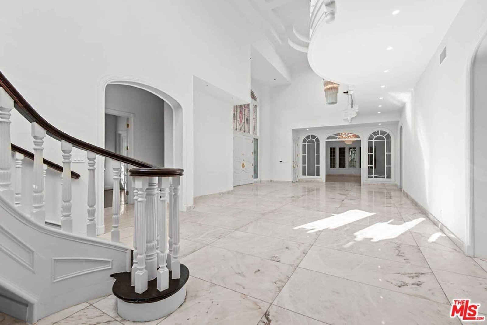 House at 620 N Hillcrest Rd, Beverly Hills, CA 90210