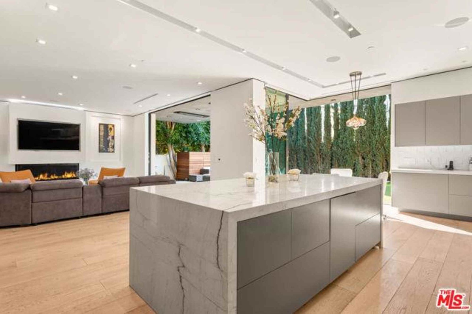 House at 309 S Wetherly Dr, Beverly Hills, CA 90211
